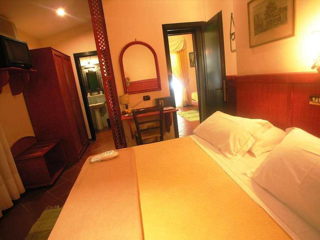 Hotel Toledo Napoli Bagian luar foto