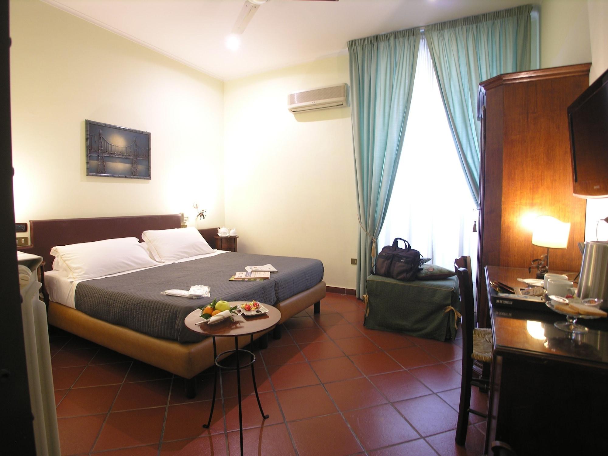 Hotel Toledo Napoli Bagian luar foto