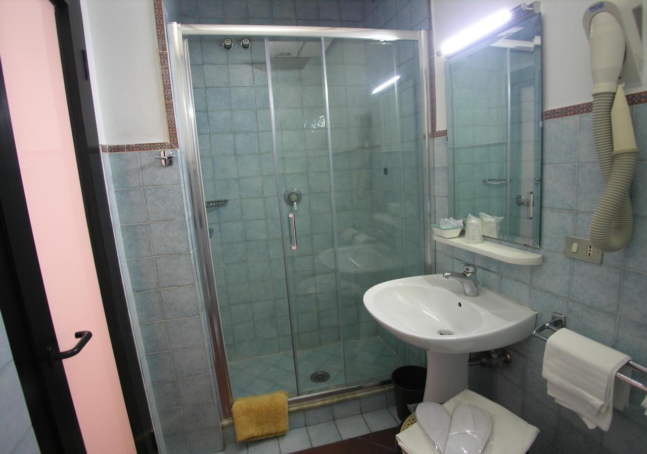 Hotel Toledo Napoli Bagian luar foto